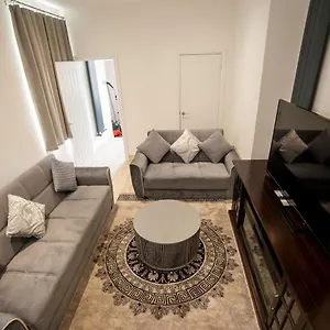 Entire 2 Bedroom Ground Floor Centre & Stadium Cardiff